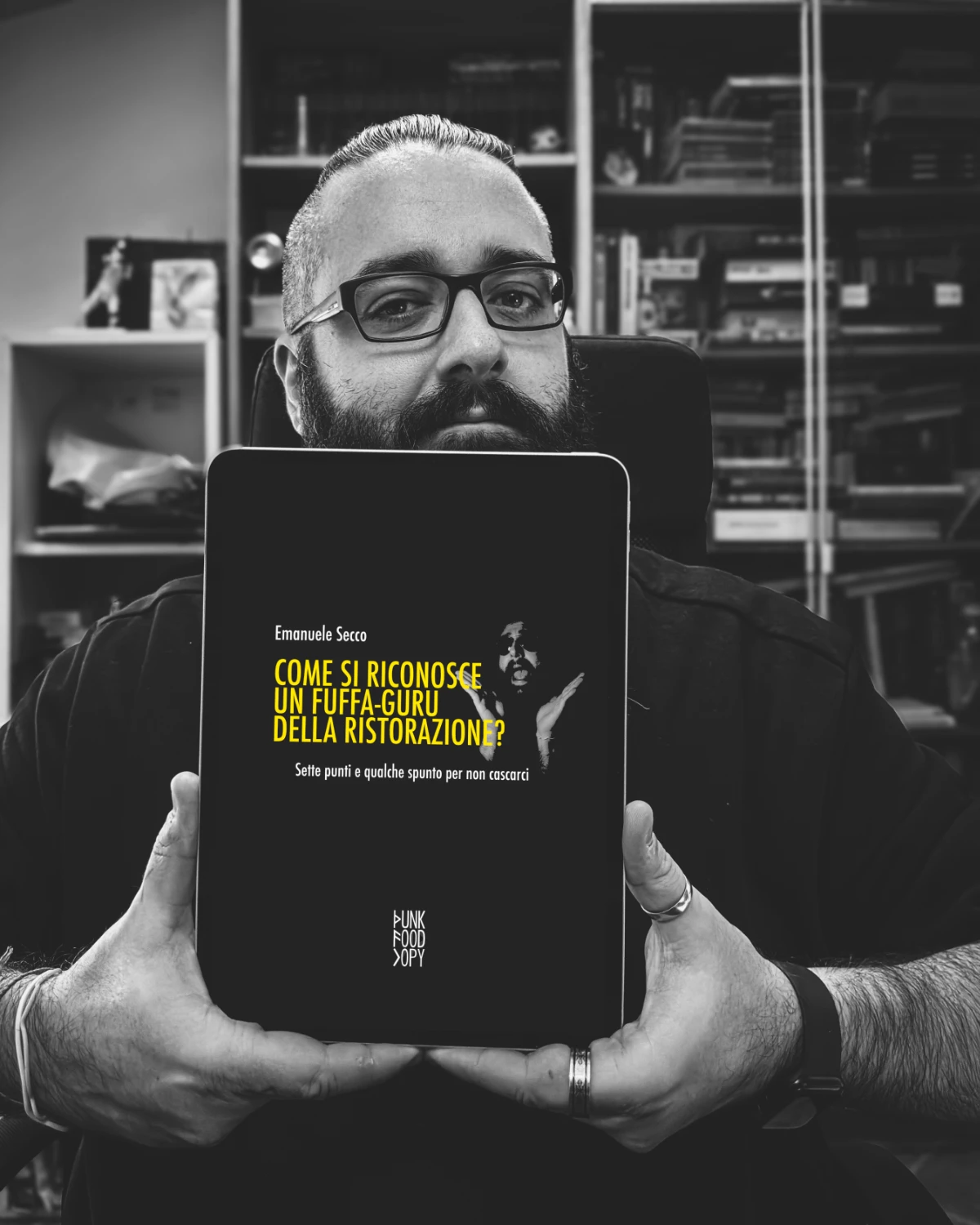Emanuele Secco - Come si riconosce un fuffa-guru della ristorazione - guida - copertina wordpress - punl food copy